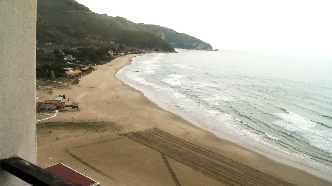 Casavacanze Belvedere Sperlonga Apartment Bagian luar foto